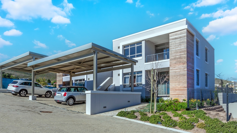 2 Bedroom Property for Sale in Plattekloof Western Cape